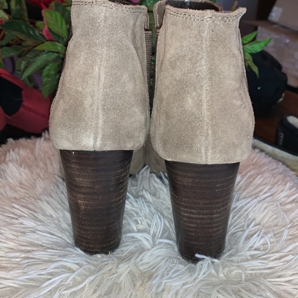 Bjorndal Suede Leather Heeled Chelsea Boots Tan Woman’s Size 9 - Picture 2 of 12